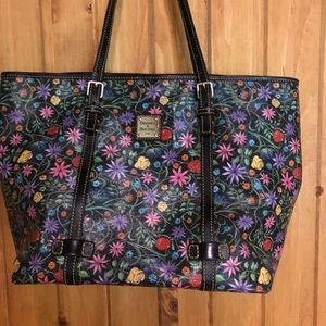 Dooney And Bourke Tote